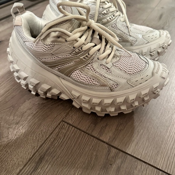 Defenders sneakers - Picture 2 of 5